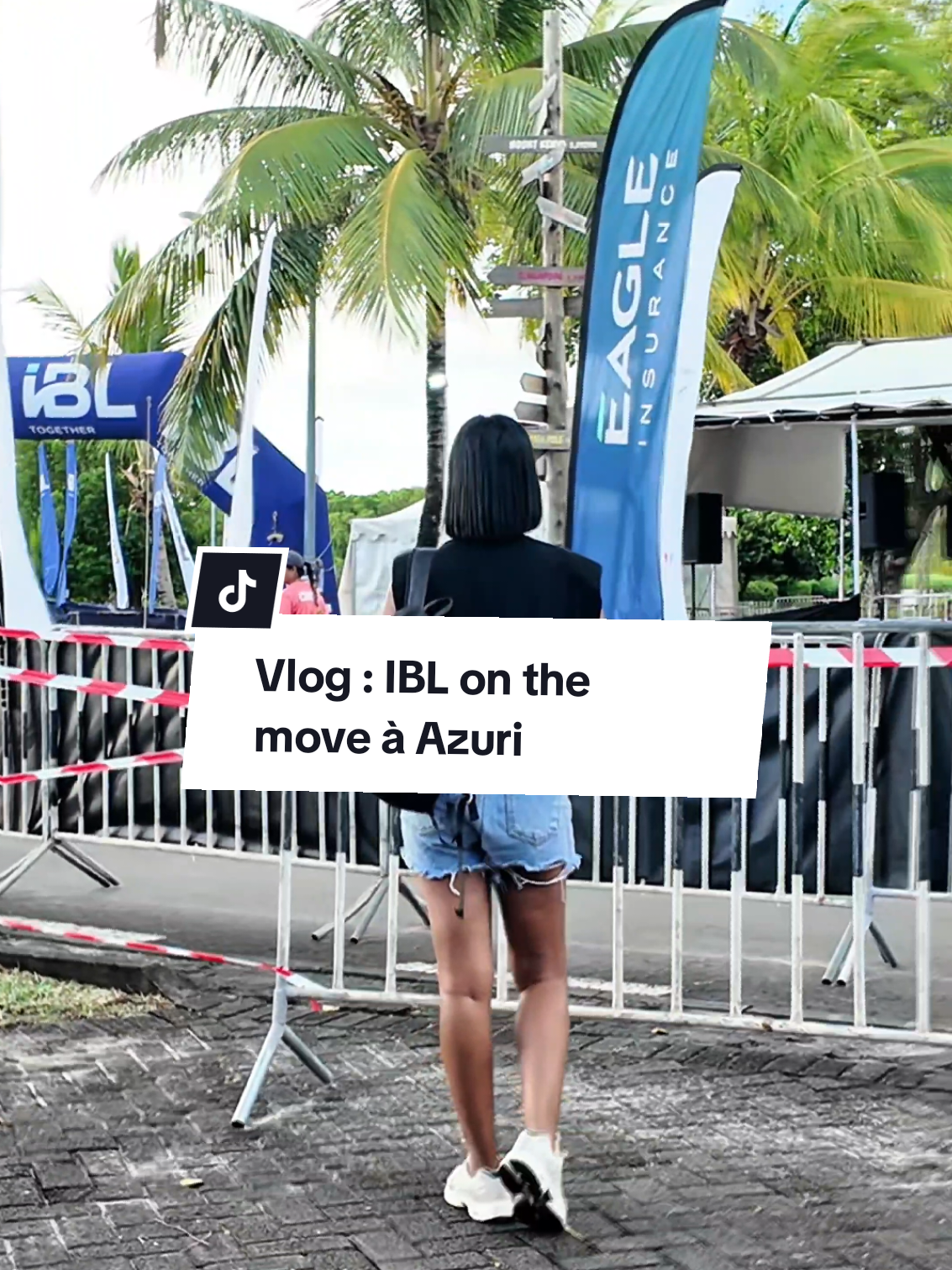 Vlog à Azuri, le samedi 12 Avril 2025 ✨ Il y a beaucoup de compétition de trails tout au long de l'année et je n'y vais jamais car la plupart du temps, à ces dates, je donne ma formation 'Devenir Social Media Manager'. Comme j'avais complété le groupe 12 de cette formation la semaine dernière, j'en ai profité pour accompagner mon mari qui est fan de la course à pied et qui participe à tous les trains possibles pour la passion du sport. Ce n'est pas vraiment dans l'objectif de performer de fou mais plutôt pour courir, être dans la nature, pratiquer un sport avec ces amis. Merci à tous ceux qui sont venus me parler, vous étiez adorables. Merci pour votre soutien et d'être aussi bienveillants. À la prochain vidéo 😘 #iblonthemove #trail #courseapied #marathon #azuri #azurimauritius #ilemaurice #tiktokmauritius #mauritiustiktok #minivlog #Vlog #mru🇲🇺 #mauritius🇲🇺 #Running 
