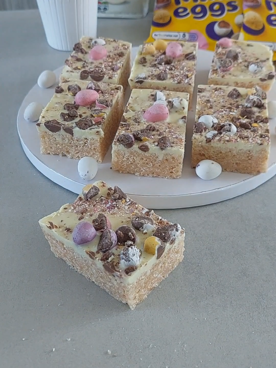 These Rice Krispies treats are super quick, easy, and absolutely delicious—perfect for Easter or any day! You can swap the white chocolate for any of your favorites, like Kinder, Mars, or Snickers. The ingredients are listed in the video, and all my step-by-step recipes are available on barbhomekitchen.com.##ricekrispietreats #easteregg #EasyRecipes #foodies #simplerecipe #nobakedessert 
