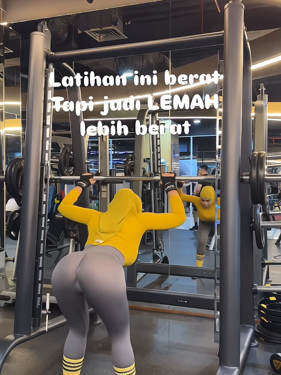 🍑🍑🔥🔥 #fypシ #workout #hijabgym #gymgril #gymmotivation #fyp 
