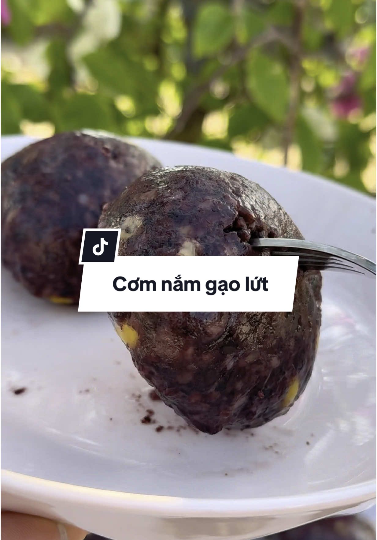 Tiện lợi thiệt,ăn liền cũng đc,mà hâm nóng ăn thì càng ngon,dẻo ngon nha #suumuoireview #comgaolut #comnam 