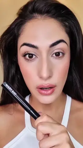Máscara Ultimate da Mary Kay  • Volume? Tem • Alongamento? Tem • Cílios definidos o dia inteiro? Com certeza! Aplicador com Tecnologia SmartWiper ainda entrega a dose exata pra não desperdiçar nadinha! Agora me conta aqui nos comentários 👇 👉 Você é do time 1 camada só e pronto ou do time quanto mais camadas, melhor? 😅 Marca aquela amiga que PRECISA testar essa belezinha com você! 💁‍♀️💄  #UltimateMaryKay #CíliosDeBoneca #MaryKayBrasil #DicaDeBeleza #CíliosPoderosos #dicaademaquiagem #maquiagem #ourinhos #makeup #máscaradecílios