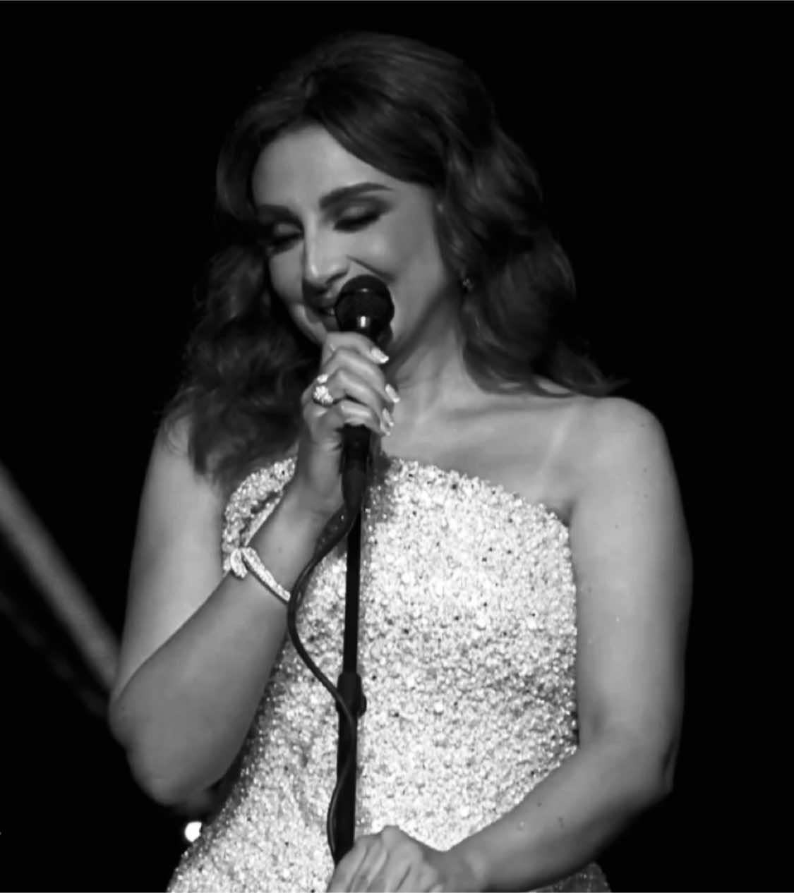 نوني وحفلات جدة 🤍 @anghamofficial #angham #انغام #sootmasr #صوت_مصر #تيجي_نسيب #trending #explore #fouryou #fouryou #fyp #foryoupage #انغام_عشق_لاينتهي 