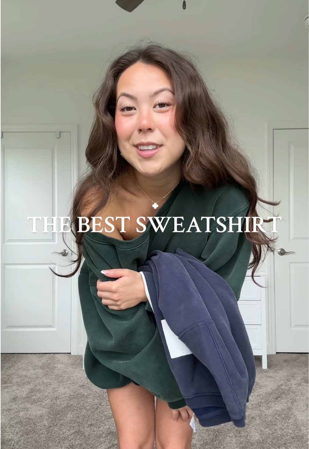 I would repurchase this over and over again 🫶🏻🫶🏻 #offshouldersweatshirt #sweatshirt #sweatshirts #fiablehoodie #offtheshoulder #tiktokshopcreatorpicks 