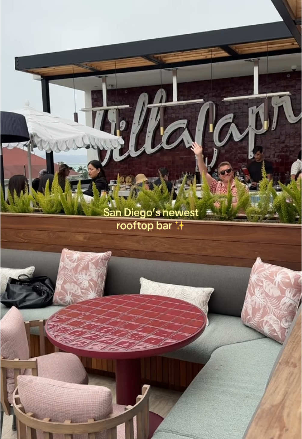 located at the top of the new Bower hotel in Coronado is DIVE  rooftop bar ✨ it’s got delicious drinks, a full menu & great views of cutie Coronado. spring and summer weekends are calling your name up here! make a reservation via resy beforehand as it gets busy.  #rooftop #sandiego #sandiegoeats #sandiegohiddengems #sandiegolife #fyp #sandiegofood #sandiegolife 