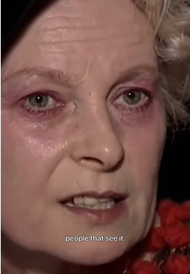 Vivienne Westwood on TVAmsterdam (1996) She critiques society’s loss of independent thought, describing fashion as an inherently elitist yet vital activity. A sharp critique of the era's growing consumerism, this moment captures Westwood’s enduring philosophy of fashion as a force for cultural and intellectual disruption. #viviennewestwood #filosofia #society #fashion 