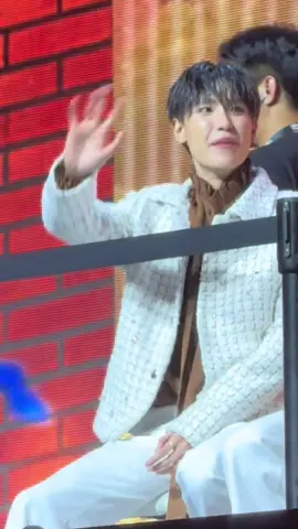 จูไม่ได้แค่พูดว่าชอบ แต่แสดงออกจริงๆว่บมีความสุขที่ได้อยู่ตรงนั้นด้วยกัน ขอบคุณที่ทำให้เราได้เป็นแฟนคลับที่ถูกรัก 🩵🫶🏻🫳🏻🐶 #junniorrs #จูเนียร์ปณชัย @junniorrs 