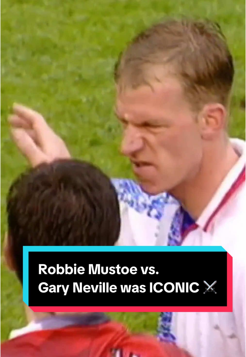 On May 5, 1997, our own Robbie Mustoe and Gary Neville faced off in an absolute CLASSIC between Man United and Middlesbrough. ⚔️ #Soccer #PremierLeague #classic 