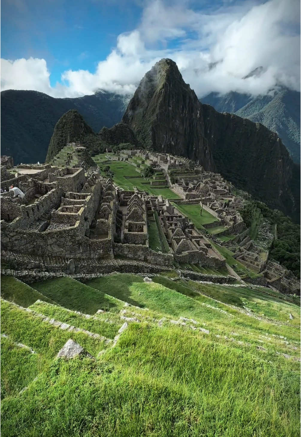 A cidade perdida dos Incas . . . #peru #machupicchu #inca #rail #train #cuzcoperú🇵🇪 #clouds #travelstories