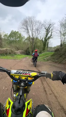 On frôle la chute ! #dirtbike #smallmx #cross #france🇫🇷 