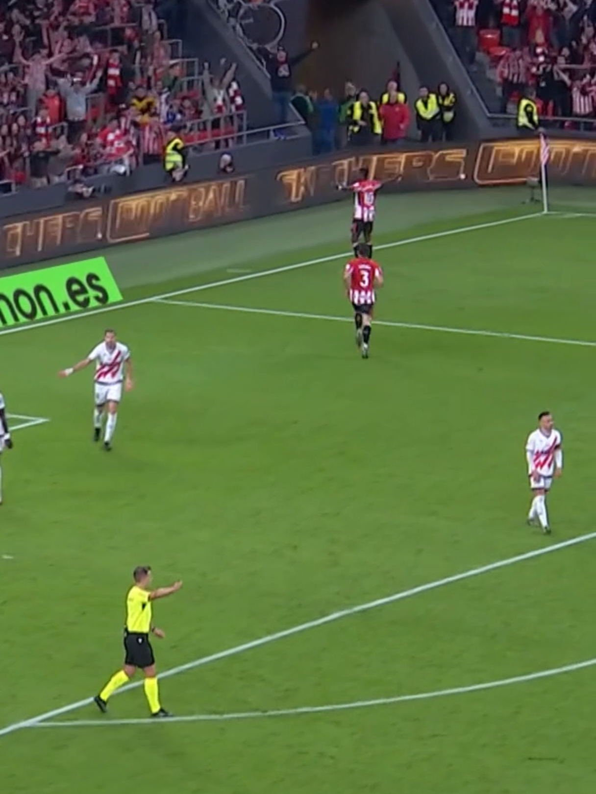 Solo los mejores del mundo pueden hacer goles así 🪄 Qué suerte poder ver cada fin de semana a Nico Williams ✨ #DAZN #tiktoksports #TikTokDeportes #deportesentiktok #tiktokfootballacademy #athleticclub #NicoWilliams #LALIGAenDAZN #LALIGA