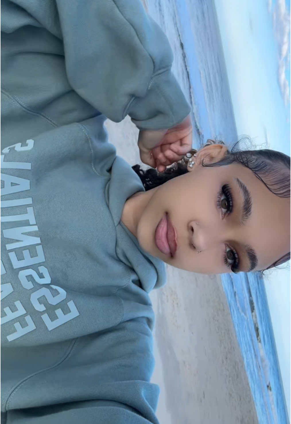 #fypシ #fypシ゚viral #foryoupage #pretty #fyppppppppppppppppppppppp #beach #prettygirl #essentials 
