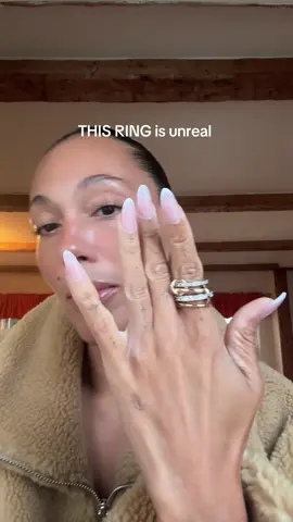 I mean this ring is elite & the price point is unreal like are you kidding 🤯 if you don’t have this yet, you need it. #rings #goldjewelry #ringstack #jewelry 
