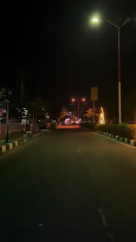 Setenang dan sesepi ini ya kota singkawang pas malam#sekawanfajar #tren #beatbucin #allmatickalbar #suasanamalam 