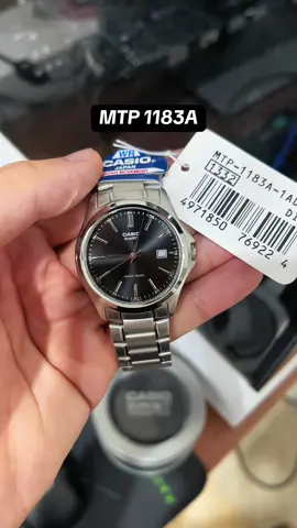Đẹp quá anh em ạ. Size 36 dễ đeo. Mặt dial sang trọng thanh lịch. Thêm ô lịch đẹp x2 luôn. Giá mềm chỉ 9xx #donghochinhhang #donghonam #donghodeotay #casio #mtp1183a #citizen #carnival #rolex #tissot 