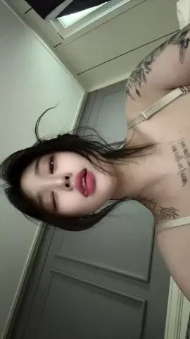 자꾸 언니언니 거리면서 왜 욕들을 하시는거에요 느좋? 느낌 좋같다고?