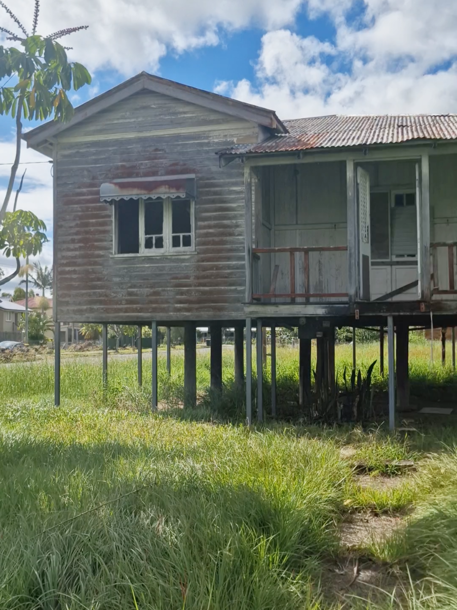 Abandoned house somewhere in caboolture, my first ever abando, soo fun #brisbane #caboolture #abandoned #urbex #explore 