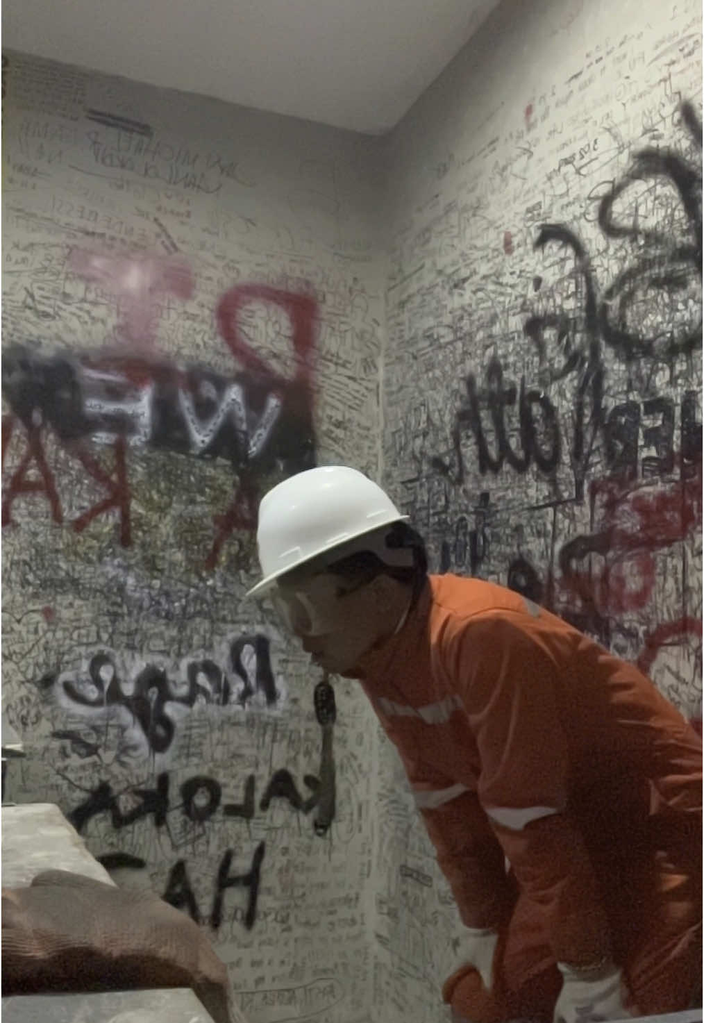 jom wasn’t having a good 2024 @THE RAGE ROOM MAKATI 