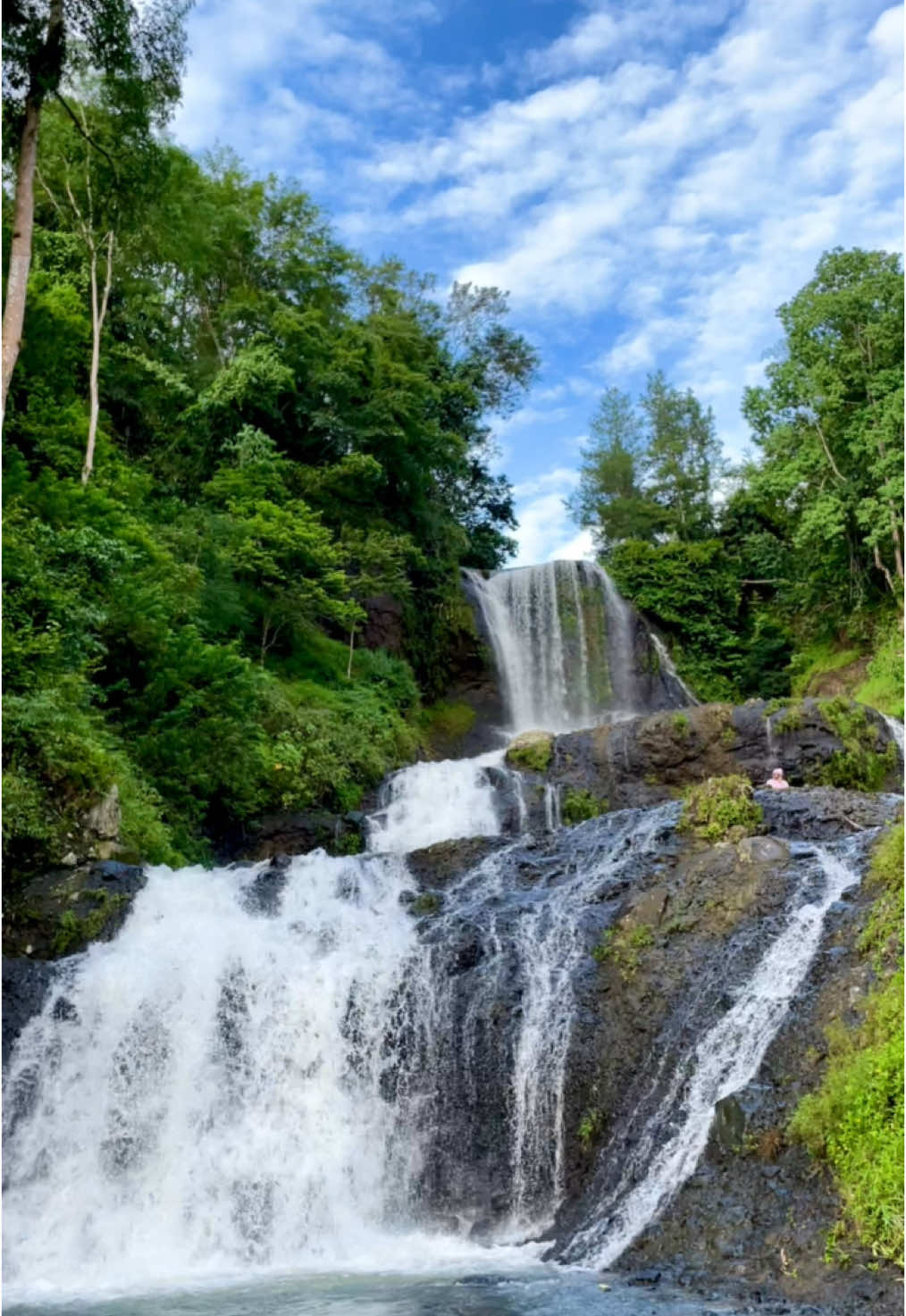 Curug sudimoro kali kumbang 💦🍃🍃 #fyp #curugsudimoro #kalikumbang #sempor #donorojo #kebumen24jam #kebumen #healing #wisata #explorekebumen #holiday #airterjun #videoviral #trendingvideo #indonesia #jawatengah #motivas #hiduptenang #jalanjalan #trans7 #petualangan #bismillah #fyppppppppppppppppppppppp #alam 