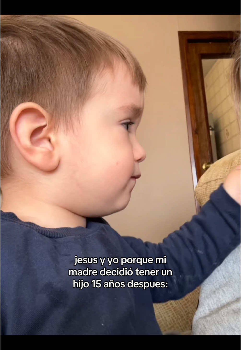 me ama pero me mata🤣🤭💙 #bebestiktoks #greenscreenvideo #humor 