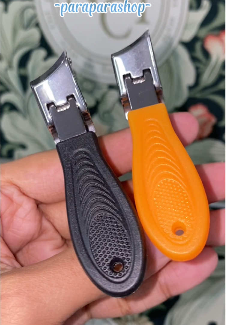 Oblique Nail Clippers Anti-Splash #fyp #foryou #foryoupage #nailclippers #nailcutter #manicuretools #nailcare #tiktokshop #tiktokfinds 