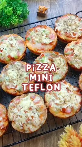 PIZZA MINI ✨ Pizza mini yang enak banget tanpa dioven murah meriah cocok untuk ide jualan pasti laris. #pizza #pizzamini #homemadepizza #resepabi #cemilan #reseppizza #pizzaminiteflon #pizzahomemade 