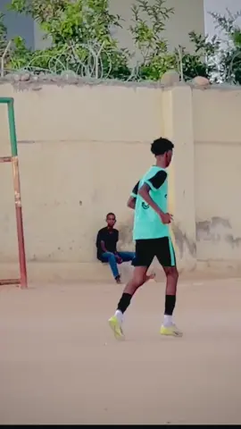 #😎 #CapCut #football #defender @DuM3__CaaLaMi...🇪🇸🦅 @updi ladiif aadan🤞 