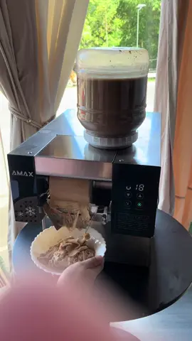 Ang saya 🤣  #snowflakes #snowflakesicemachine #mellowicecreamsnowflakes #fyp #foryoupage #fyppppppppppppppppppppppp 