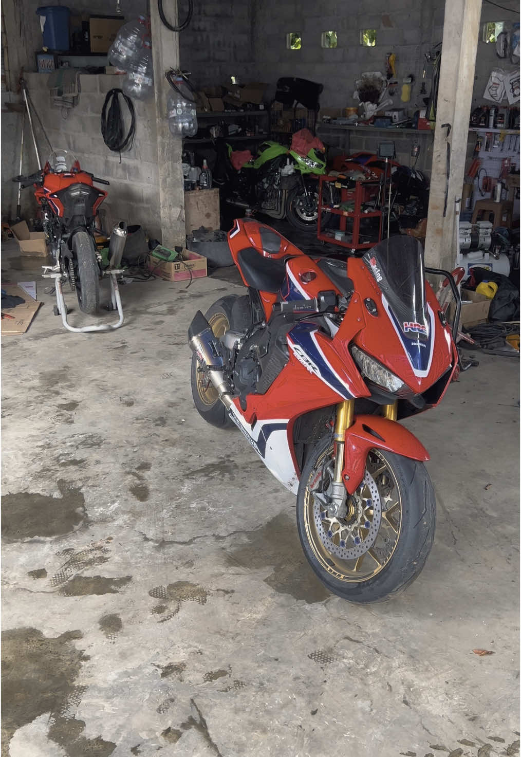 Sama sama sp qs jadi ambil baby rr apa daddy rr #cbr1000rr #cbr1000rrsp #cbr250rrsp #cbr250rr #fyp #xyzbca 