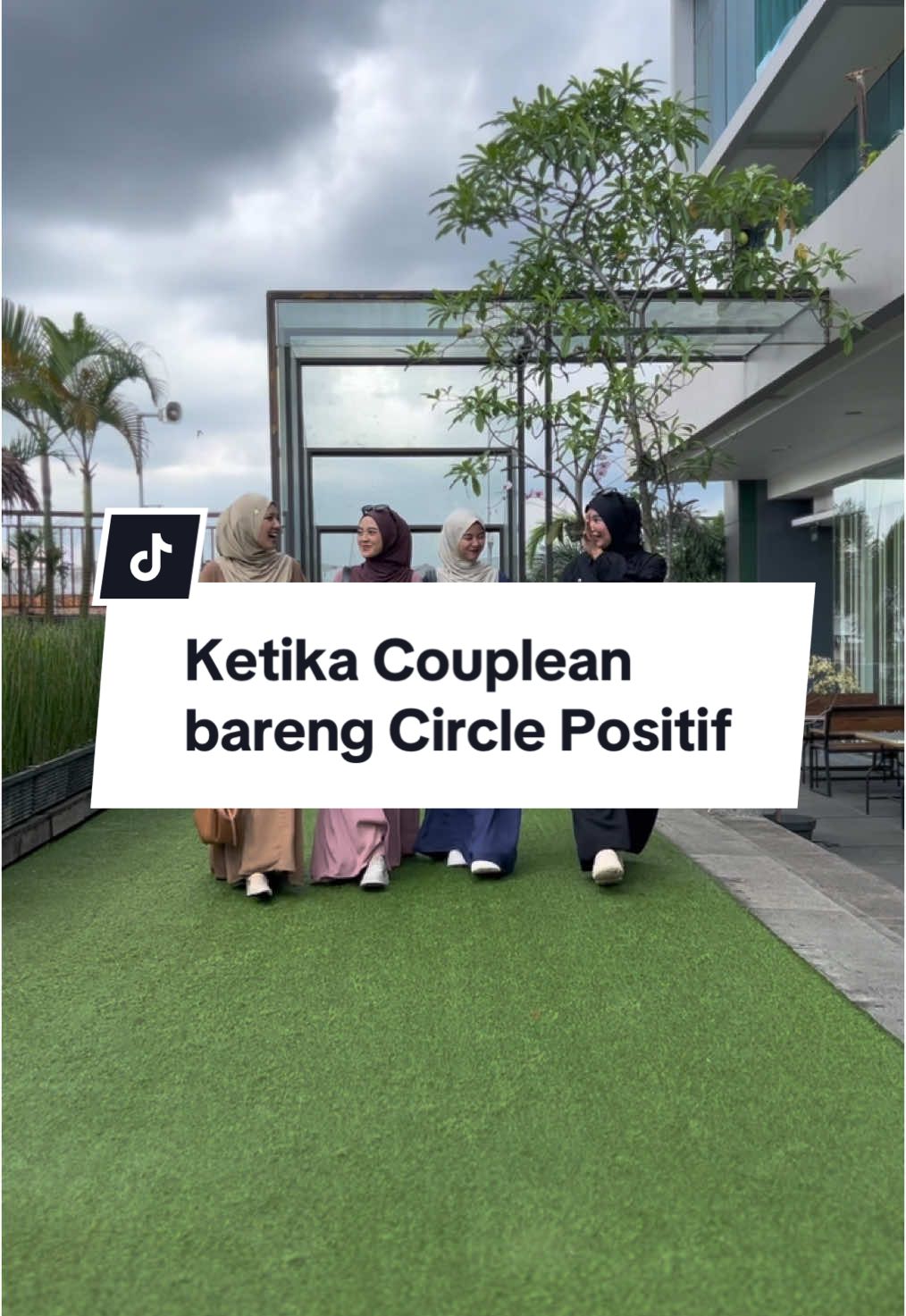 Ketika couplean bareng circle positif 🤗#abayagirls #abayastyle 