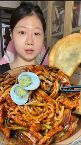 la mian with mandu #douyin #mukbangvideo #asmr #mukbang #asmrfood  #thanhantrungquoc #mukbangthitmo #viral #mukbangchinafood  #porkbelly #sausage #lapxuong  #xuhuong #viral 