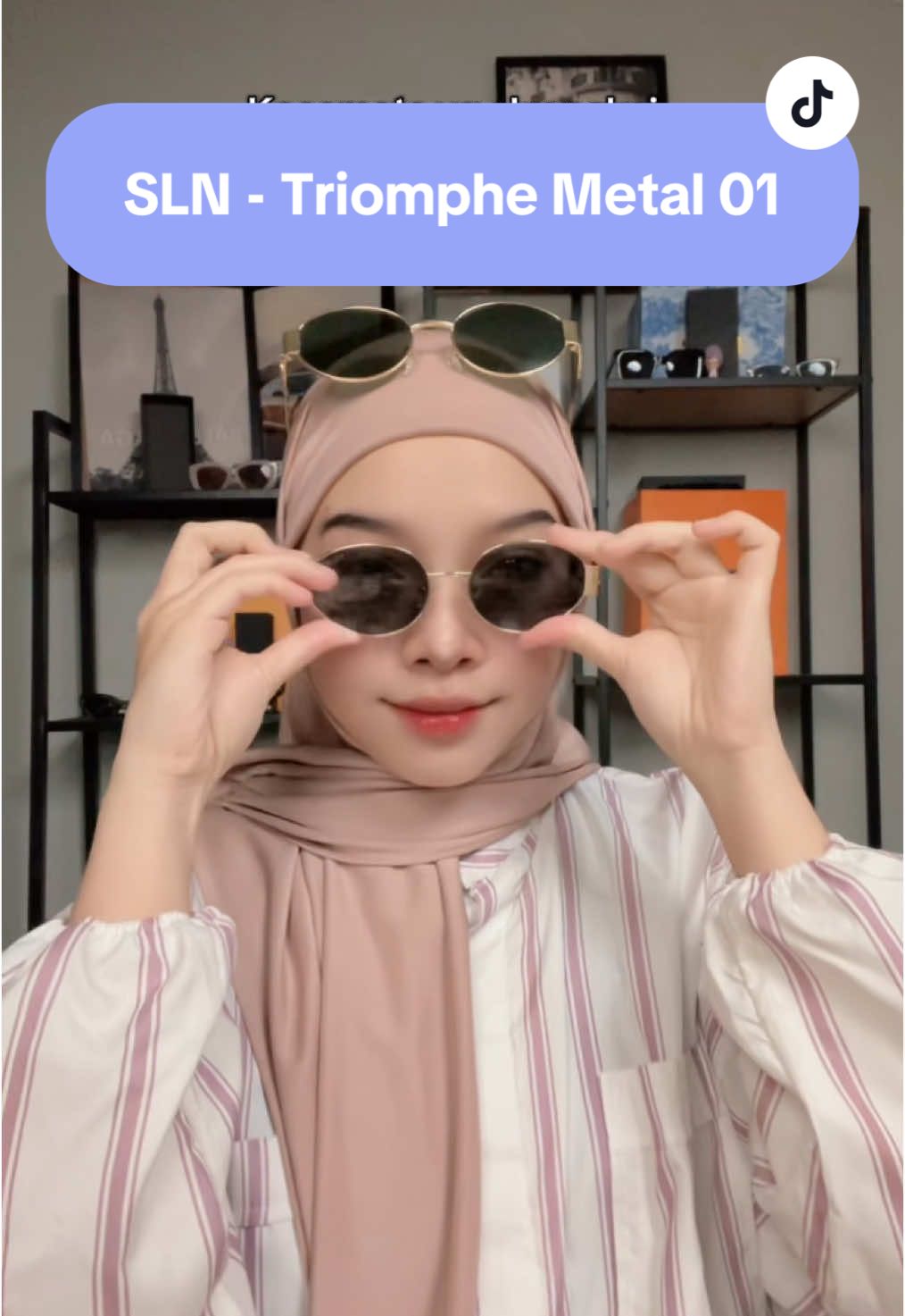 Cek keranjang kuningnya! #kacamatafashion #fashion #sunglasses #kacamatahitammodern #kacamatasocialita #kacamatawanita #kacamatacewek #kacamataantiuv #fyp #kacamatapolarized 