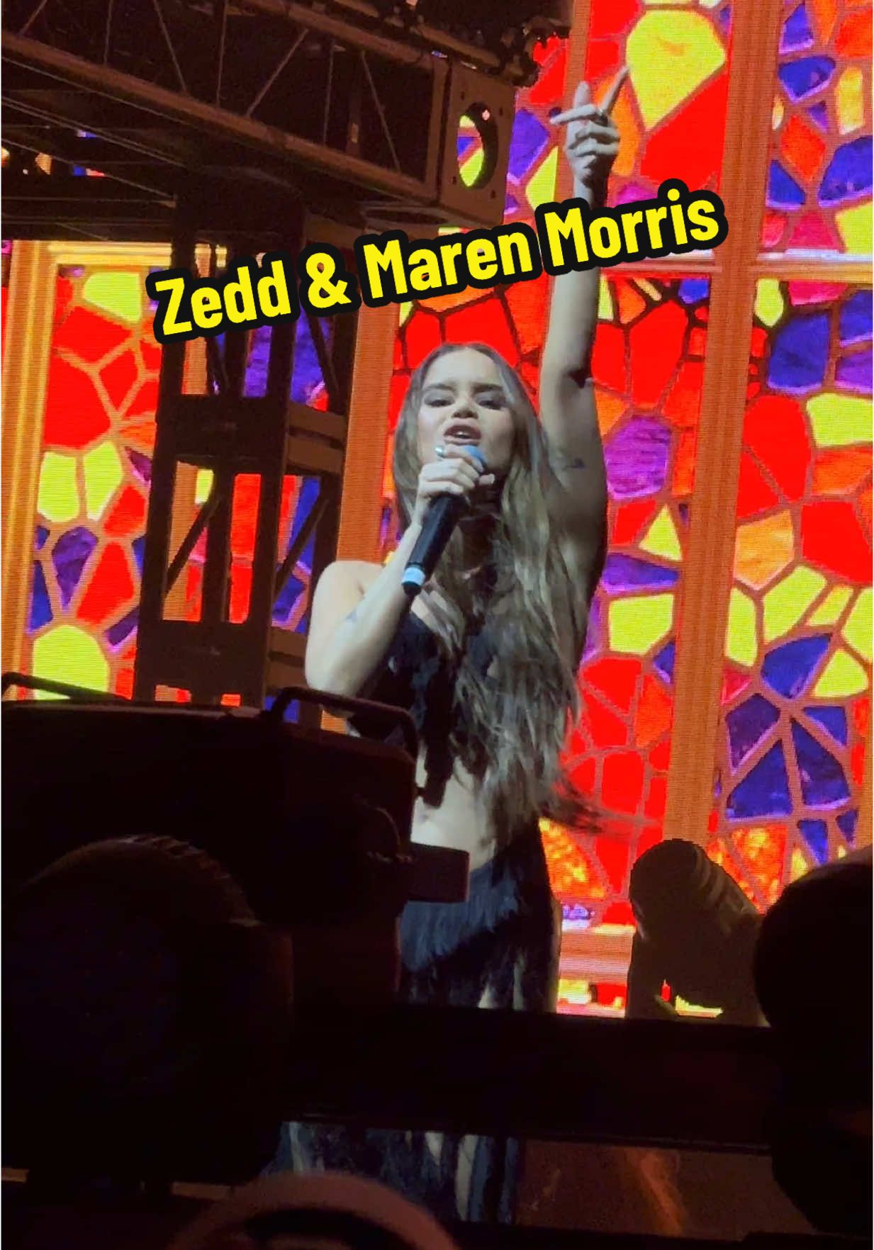 @Zedd & @marenmorris performing #TheMiddle live at @coachella, 2025. #zedd #marenmorris #coachella #coachella2025 #livemusic #concerttok #musictok #concerts #music #OnTour #festivalseason #festival #dance #dancemusic #electronicmusic #edm