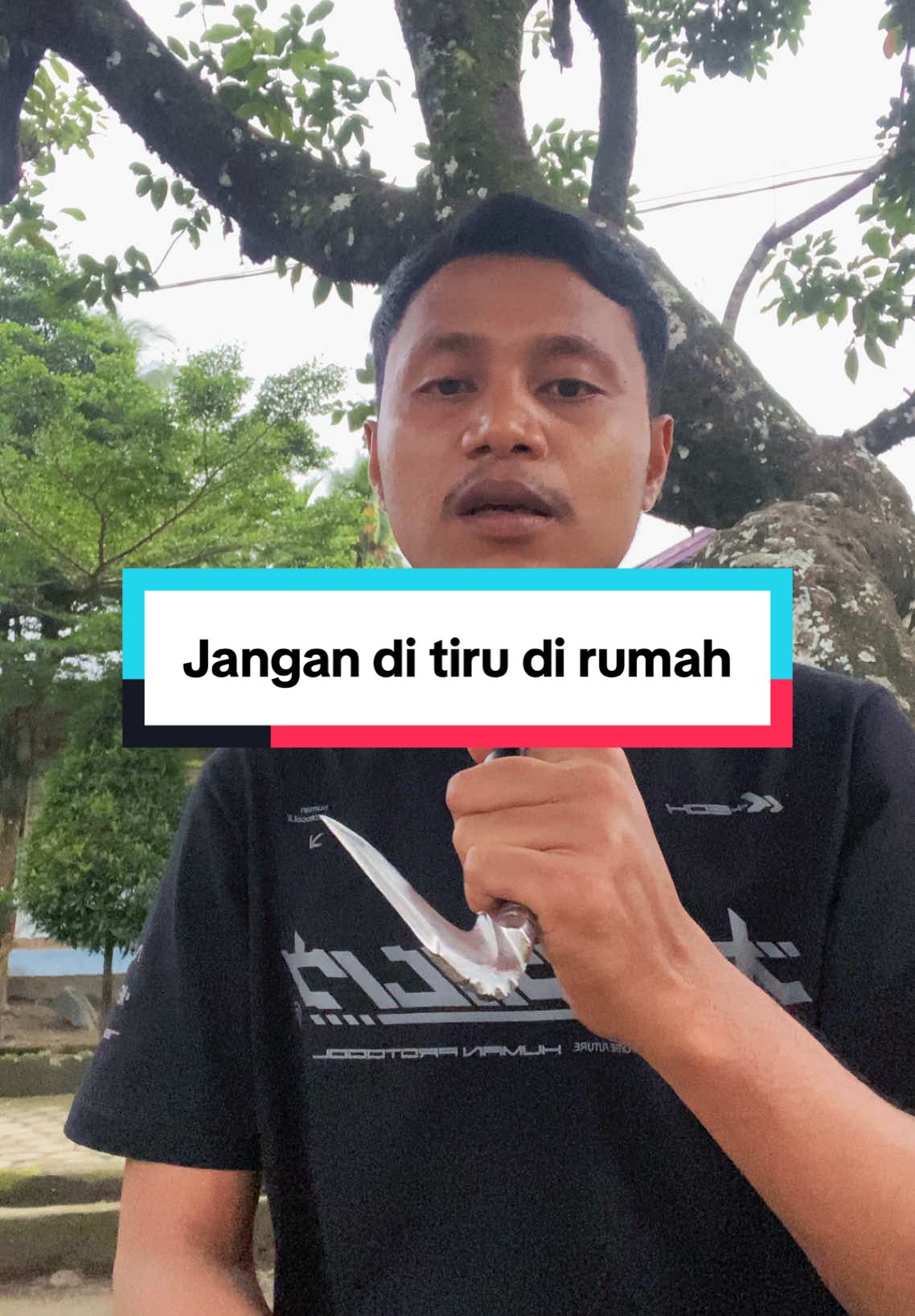 Kerambit #fypシ゚ #masukberandafyp #kerambit #silatharimauminangkabau #silekminangkabau #urangawak #fyp #minangkabau #sumbartiktok #minangtiktok #perantauminang #silekminang #fyppppppppppppppppppppppp 