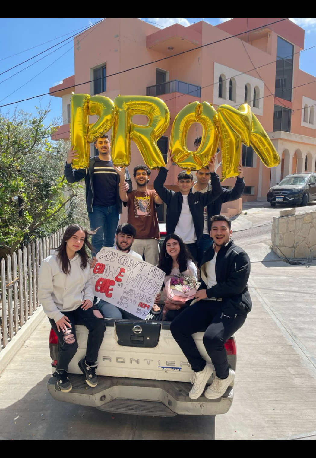 This pickup’s got the best cargo : a promdate🥰 #foryoupage #viral #promposal #seniors2025 