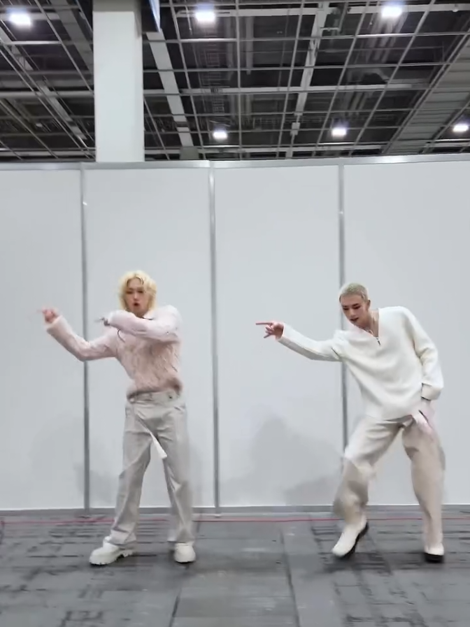 ~Felix & Hyunjin doing levitating by Dua Lipa ♥ 🌌 @straykids_japan   #Straykids #Hyunjin #Felix #Hyunlix #dualipalevitating #cuties #hotties #ahhh #omg #blowthisupforme #kpop #kpopfypシ 