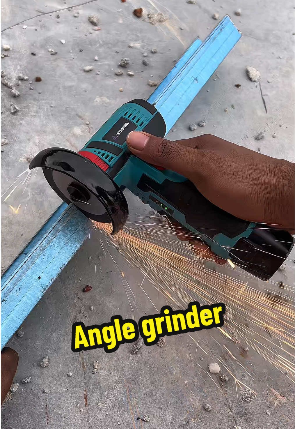 Angle grinder serba guna #anglegrinder #minigrinder #grinder #pemotongbesi #cordlessgrinder #tools #hardwaretools 