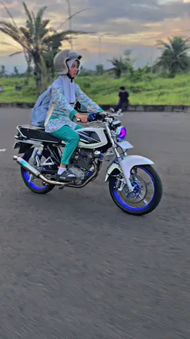 bu bidan naik GL😭❤️‍🔥@Niacantikkkk #fyp #glkotak #glkotakgank🤙 #glkotaktenagabadak #ungaranstyle #viral #jember24jam 