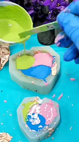 These eco-resin heart shaped beauties are giving all the vibes—swirly, splashy, and sprinkled with rose gold. Can you guess what I use these for? EcoResin #ResinArt #DIYDecor #HandmadeHearts