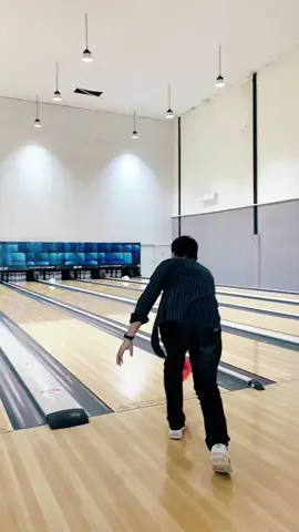 Udah cocok jadi atlet kan 😁😄 . . . . . #bowling #palembang #trend #viral #fuji #fyp #sumsel #tiktok #indonesia #jakabaring #sport 