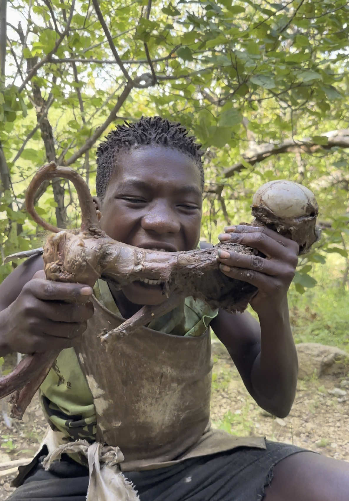 Wow! Amazing Lunch | this kind of food is not for everyone #Dudukwee #Chabba #africantribes #hadzabetribevideos 