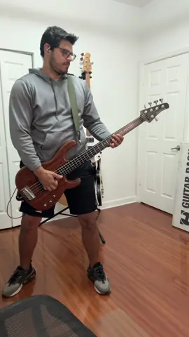 Feel Good Inc #gorillaz #bass #basscover #trend #trending #tiktok #parati #tendencia #life #tiktokviral #Vlog #music #musica #modulusbass #fender #gibson #musicman #stingray #fyp #bassline #coversong #watchtillend #musictok #slapbass 