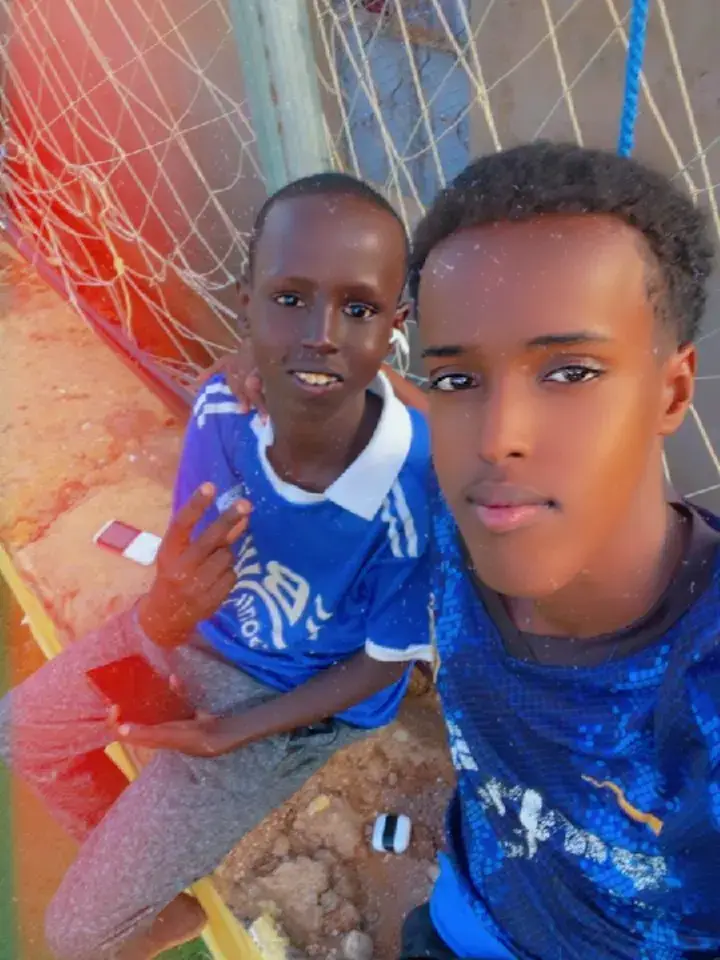 fOgeeyA pApaYaL 🙏 @goat__ciise_ruush🐐💙🤍💚🇸🇱? @goat dHerEeye🖤@aLi ToNNi⁸ 🐍 @upđilaahi🫅🥷 @Arkaye🫶❤️1️⃣9️⃣ 