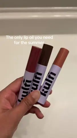 The new shades are SO NICE and it lasts all day  #lassilips #kulfibeauty #kulfilassilips #lipstick #lipgloss #lipoil #makeup 