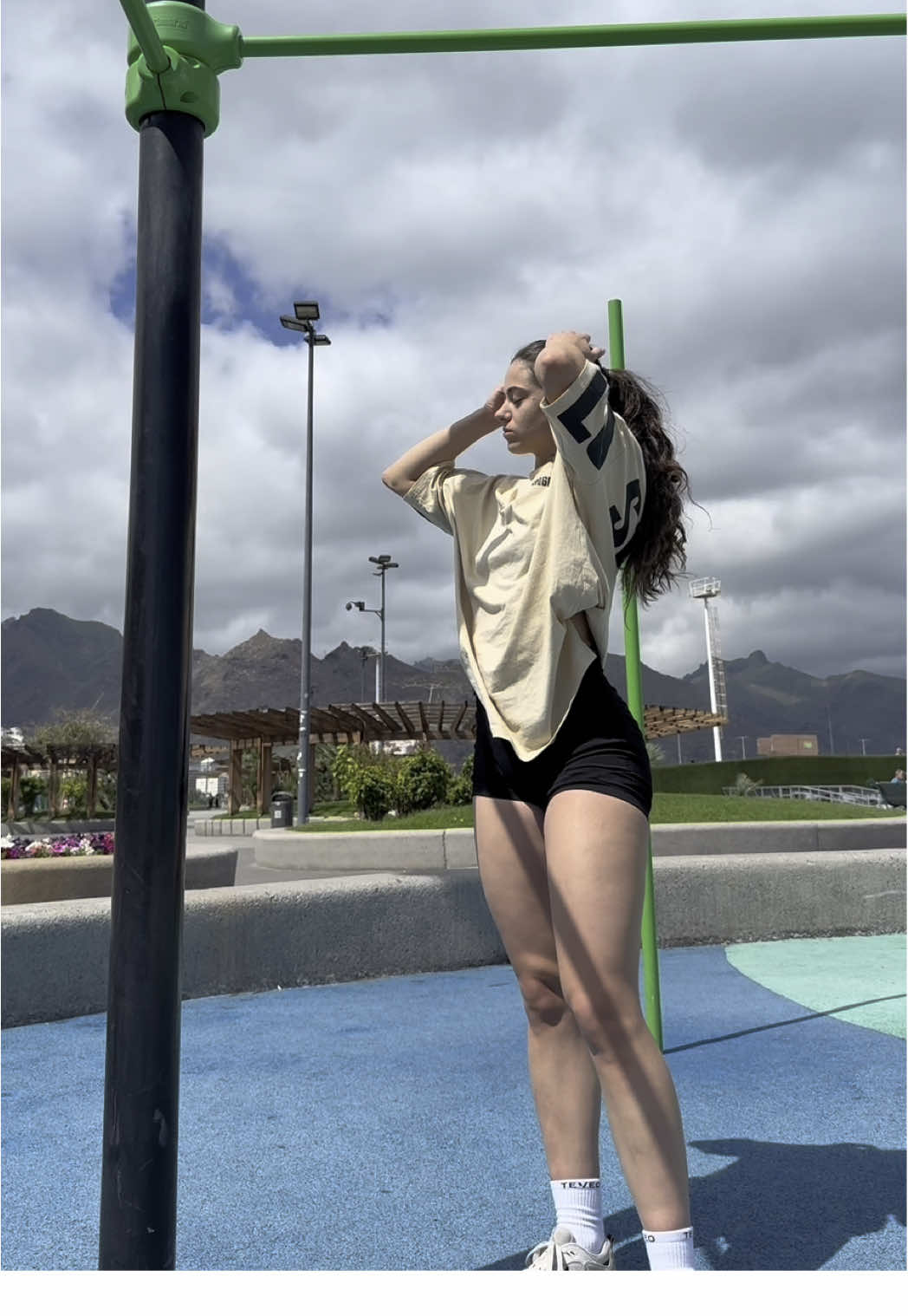 Mixed training in Tenerife  #train #stunt #stuntwoman #stunttraining #trainingday #calistenia #work #stunts #stuntwork 
