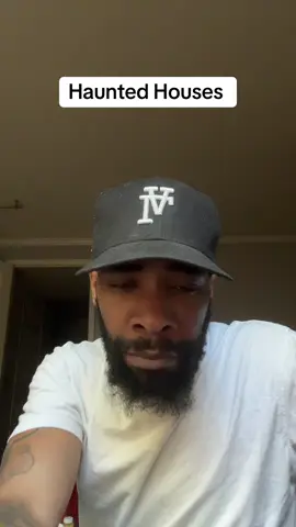 Where the haunted houses at? #horrortiktok #scarytiktoks #funnyvideo 