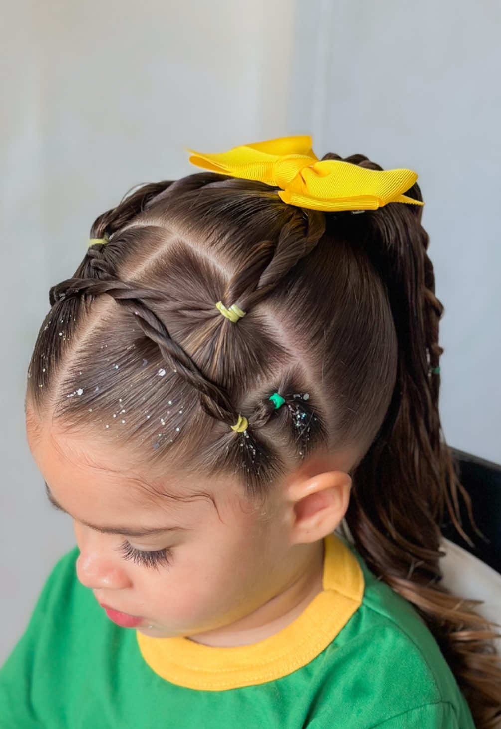 Penteado infantil 🎀 . . . . . . . . #maedemenina #peinados #maternidade #penteadosfaceis #penteadoinfantil #penteados 