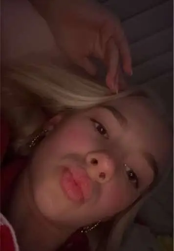#foryoupage #fypage #girlhood #single #single🥰 @dakota😝  @𝐉𝐚𝐲𝐥𝐚🩶 @ellarie 