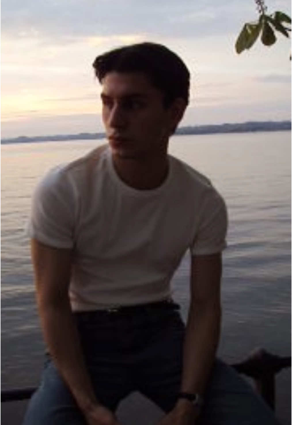 Blue jeans white shirt 