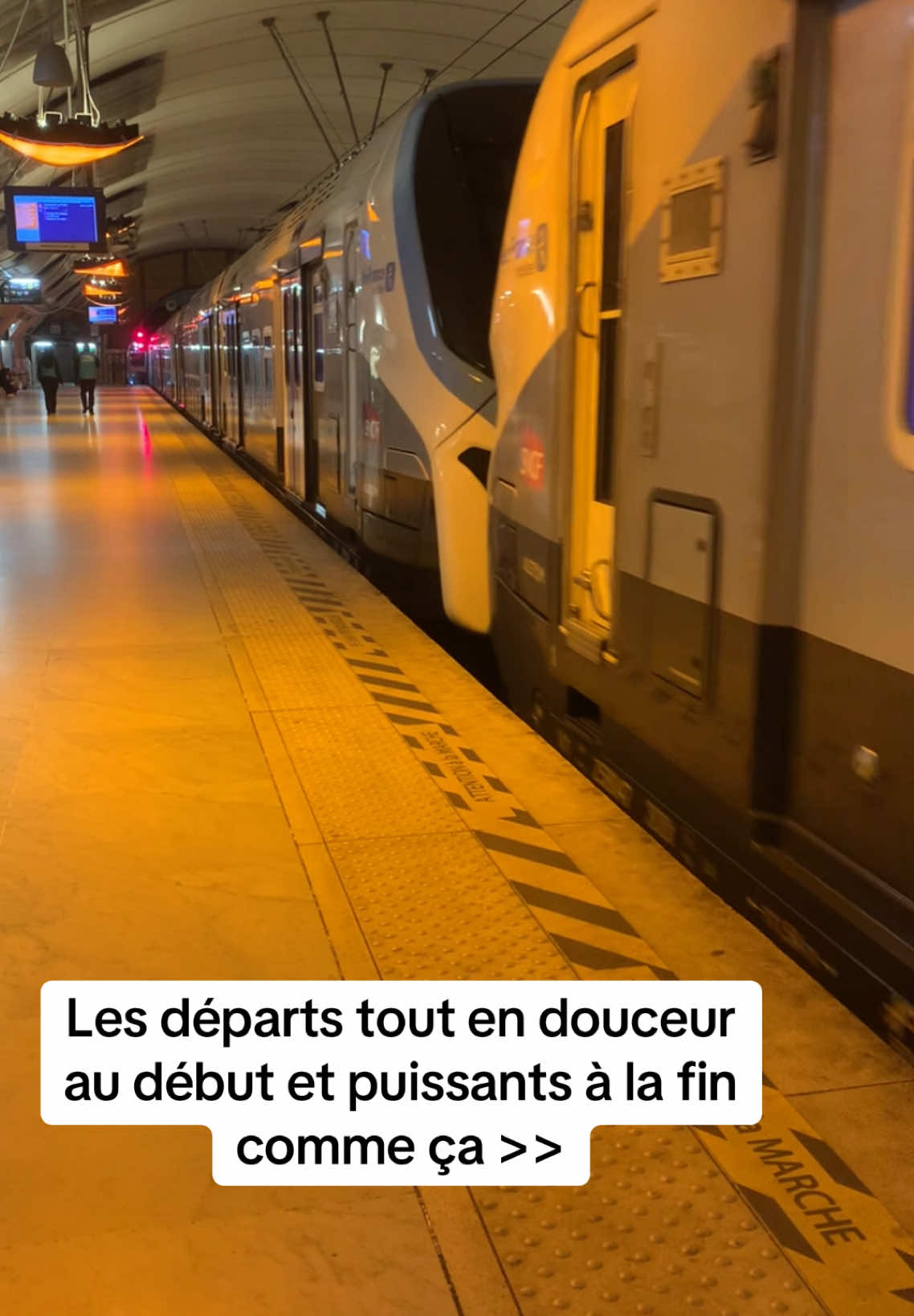 Départ d’un RER NG (Z58500) en direction de Nanterre - la - Folie en gare de Hausmann - St - Lazare sur le RER E  #trainspotting #z58500 #rere #rerng 