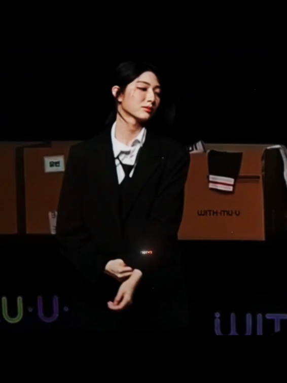 xinyu in a suit might be the death of me #tripleS #tripleSedit #xinyu #zhouxinyu #xinyuedit #kpop #kpopedit #kpopfyp #fyp #foryou #edits #edit #gg #ae 